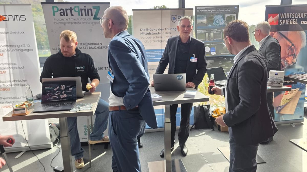 Accompanying exhibition with stands and conversations at the 1st Thuringian Aerospace Day