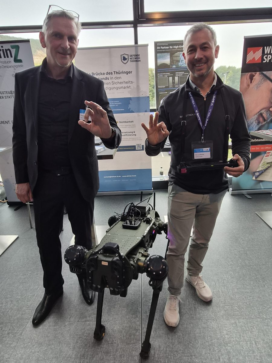 Four-legged walking robot as an eye-catcher at the 1st Thuringian Aerospace Day in Jena