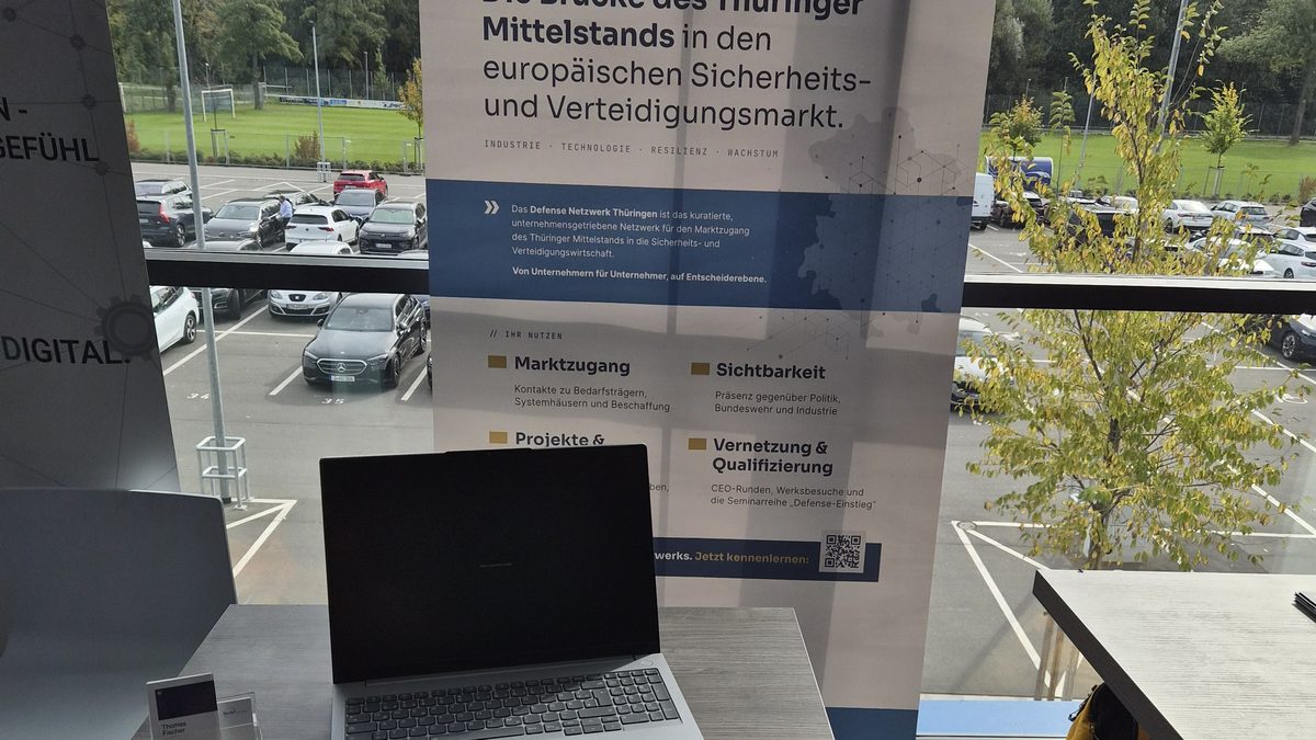 Stand of the DEFENSE-Netzwerk Thüringen at the 1st Thuringian Aerospace Day in Jena